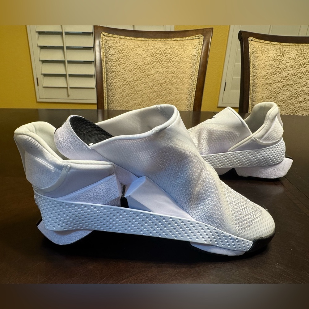 New Nike GO Flyease White Sneakers Shoes Size US 8.5 W / 7 M - Picture 7 of 13
